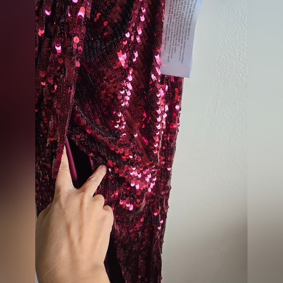 NWT Mac Duggal, One-Shoulder Sequin Column Gown, Burgundy, Size 4 -$598 - Picture 9 of 15